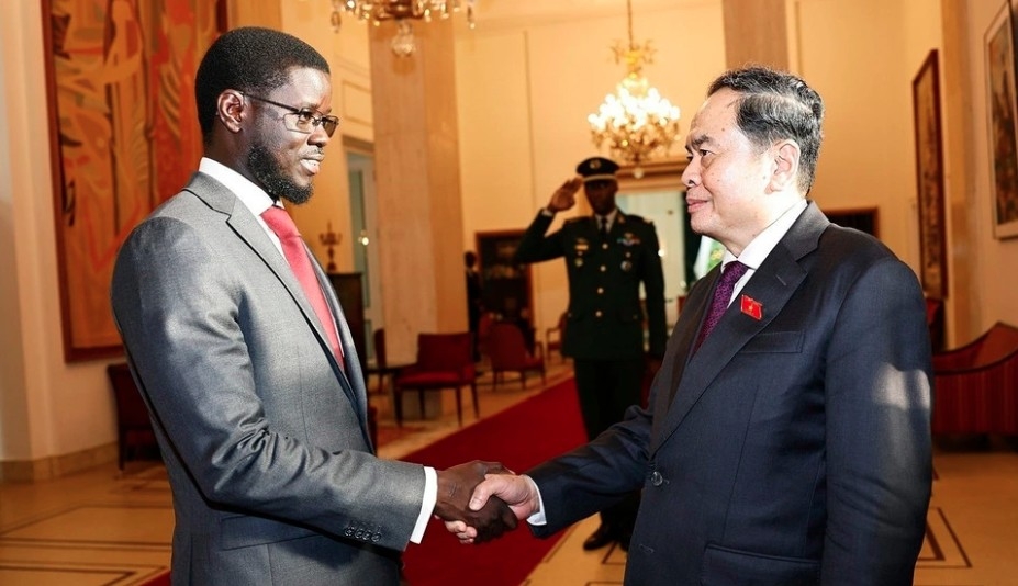 NA Chairman Tran Thanh Man meets Senegalese President